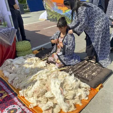 Таджичка за традиционными занятиями